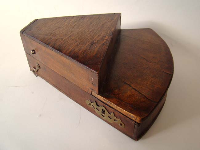 A diminutive ebony framed mariner's octant circa 1815-1835 possibly used aboard the Trident, a whaling ship from New Bedford. — image 3